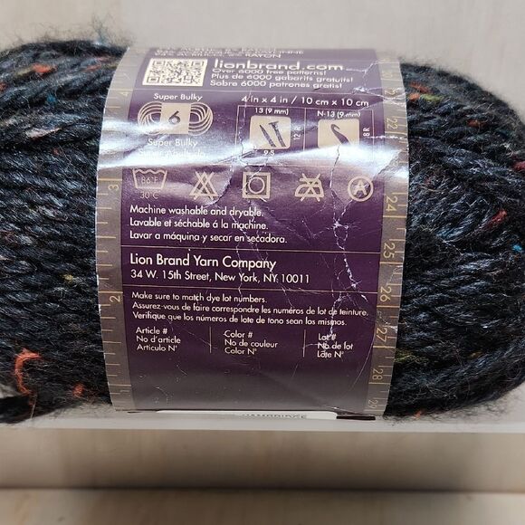 Lion Brand Yarns Hometown USA Black Multi-Color Cambridge Tween #303 Acrylic 64 - Picture 3 of 4